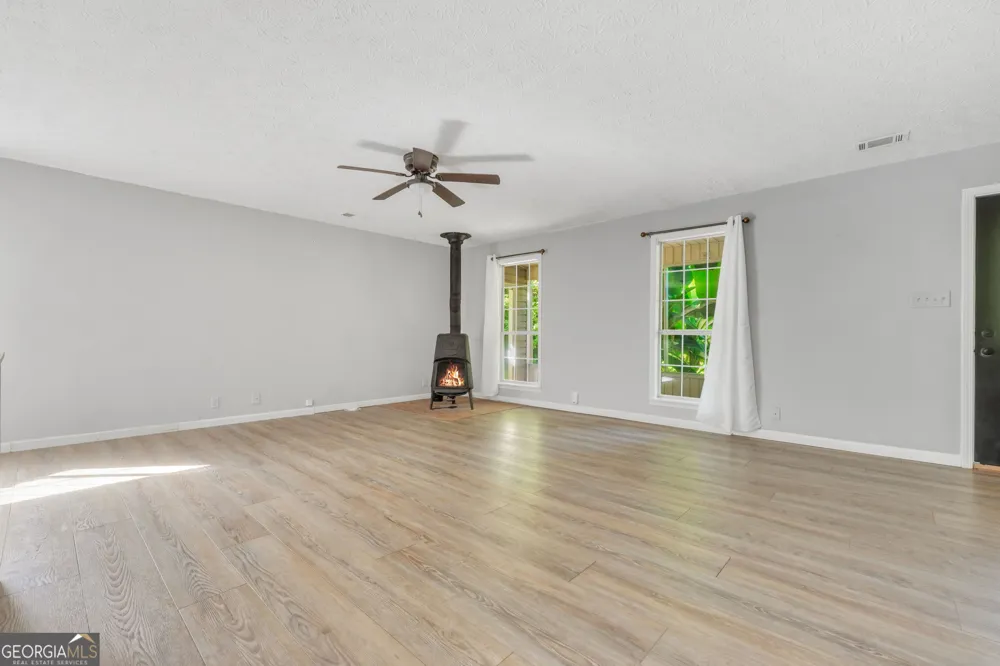 376 Doe LN Mansfield, GA 30055