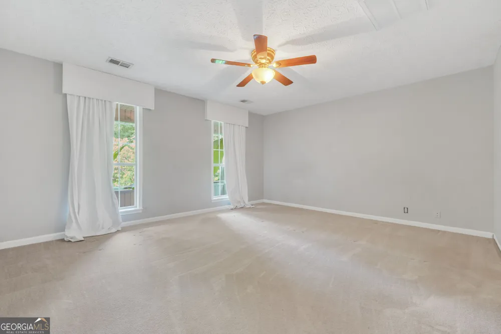 376 Doe LN Mansfield, GA 30055