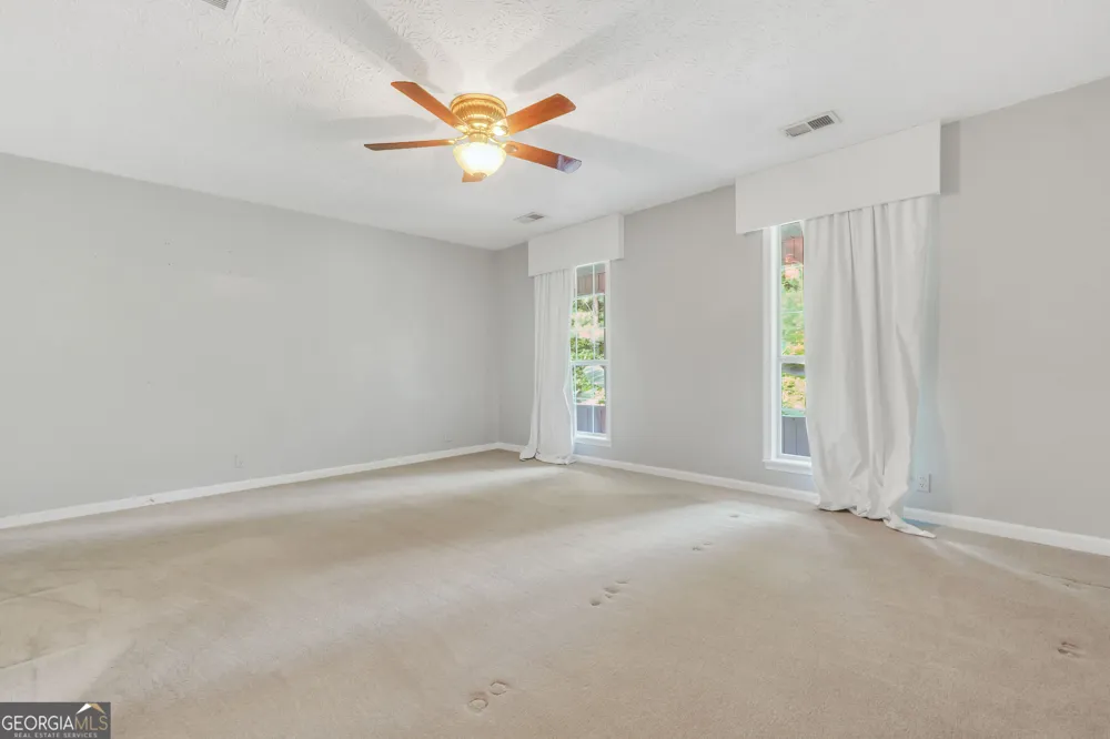 376 Doe LN Mansfield, GA 30055