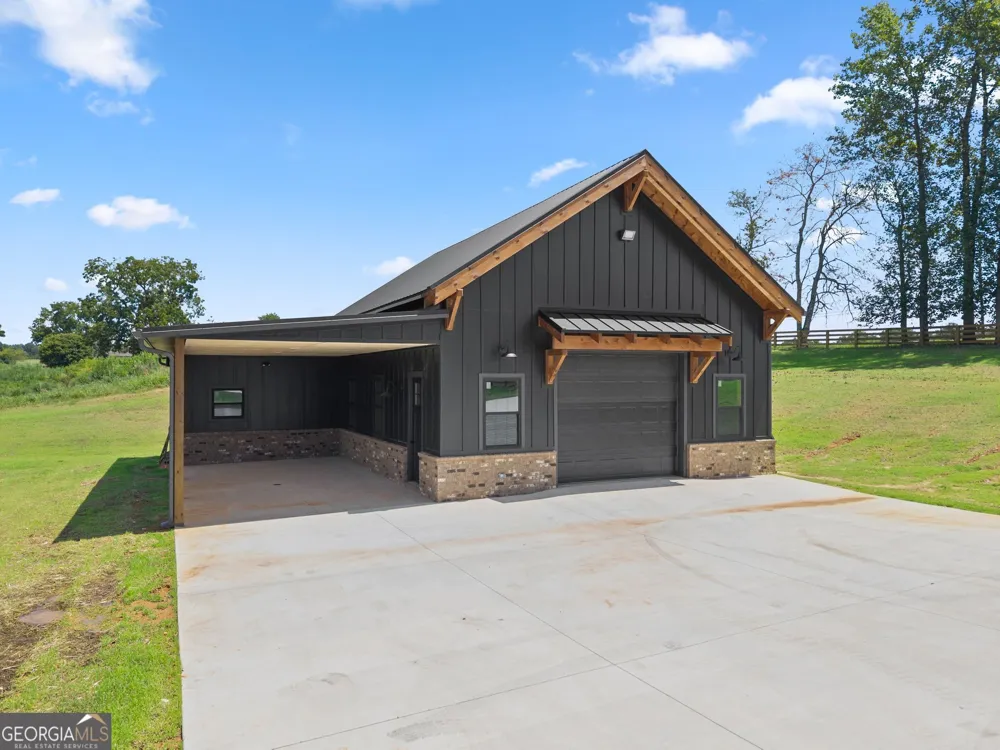 5711 Cleveland HWY Clermont, GA 30527