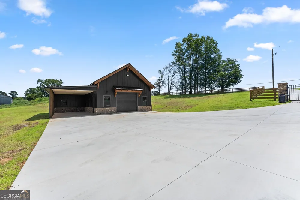 5711 Cleveland HWY Clermont, GA 30527