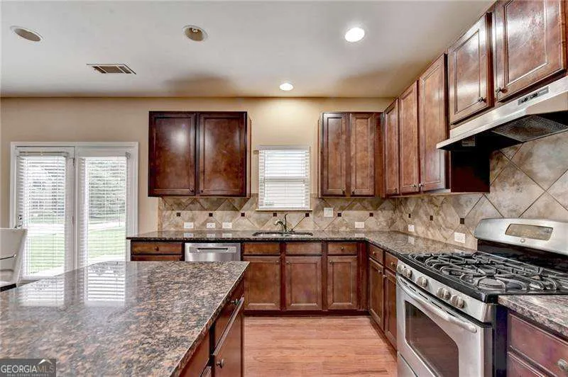 4228 Woods Creek LN Suwanee, GA 30024