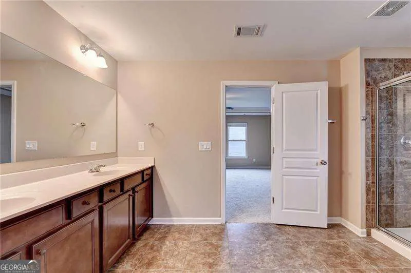 4228 Woods Creek LN Suwanee, GA 30024