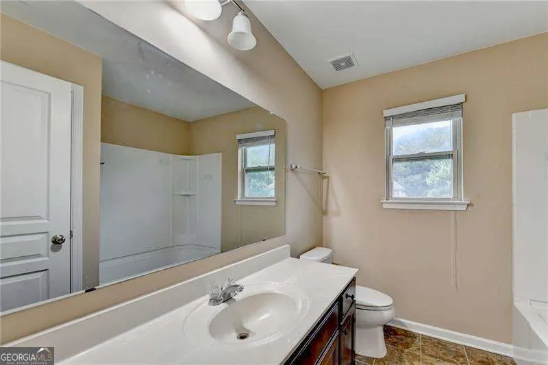 4228 Woods Creek LN Suwanee, GA 30024