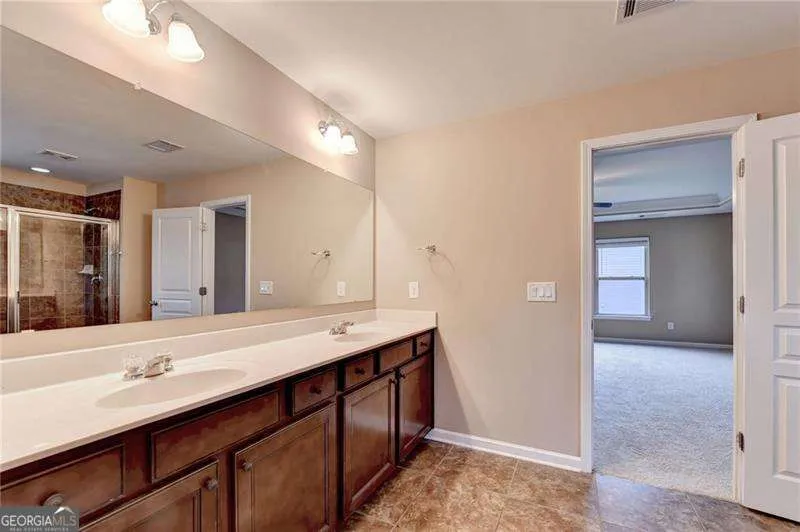 4228 Woods Creek LN Suwanee, GA 30024