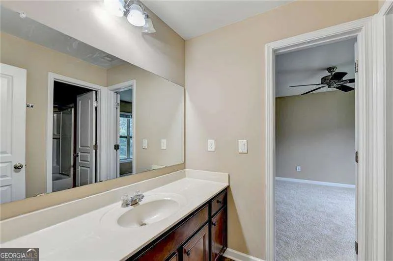 4228 Woods Creek LN Suwanee, GA 30024