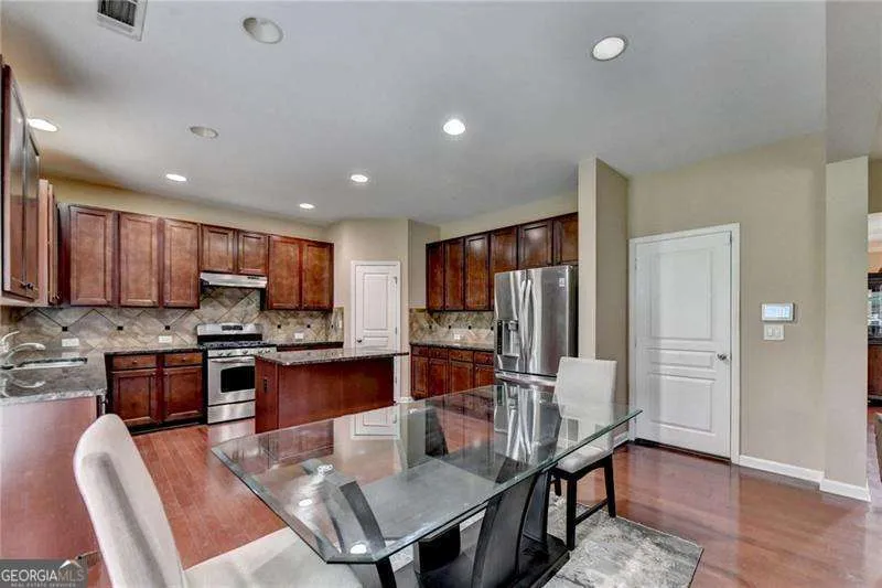 4228 Woods Creek LN Suwanee, GA 30024