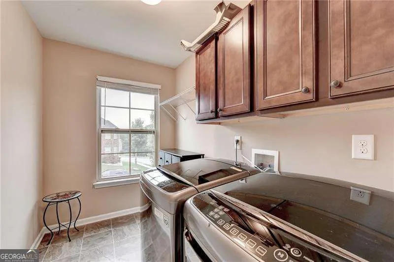 4228 Woods Creek LN Suwanee, GA 30024