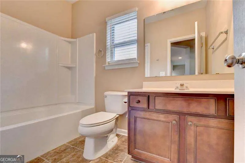 4228 Woods Creek LN Suwanee, GA 30024