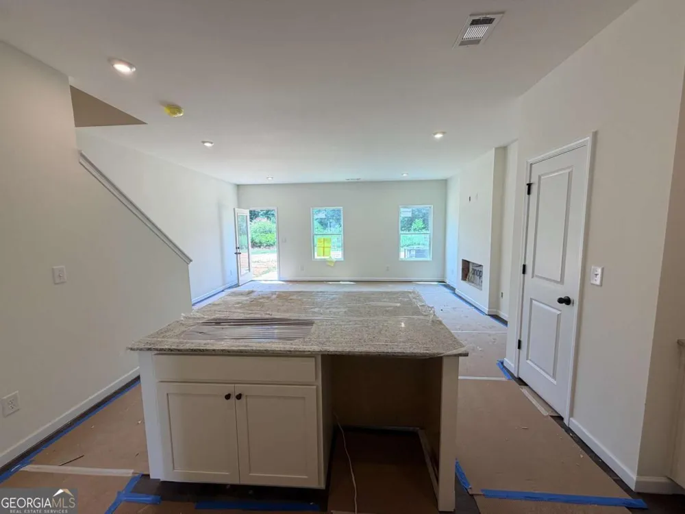 323 Rolling Green RD Adairsville, GA 30103