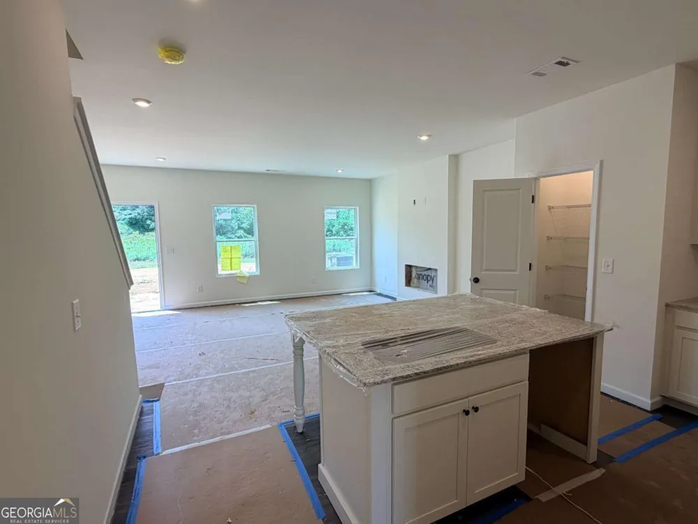 323 Rolling Green RD Adairsville, GA 30103