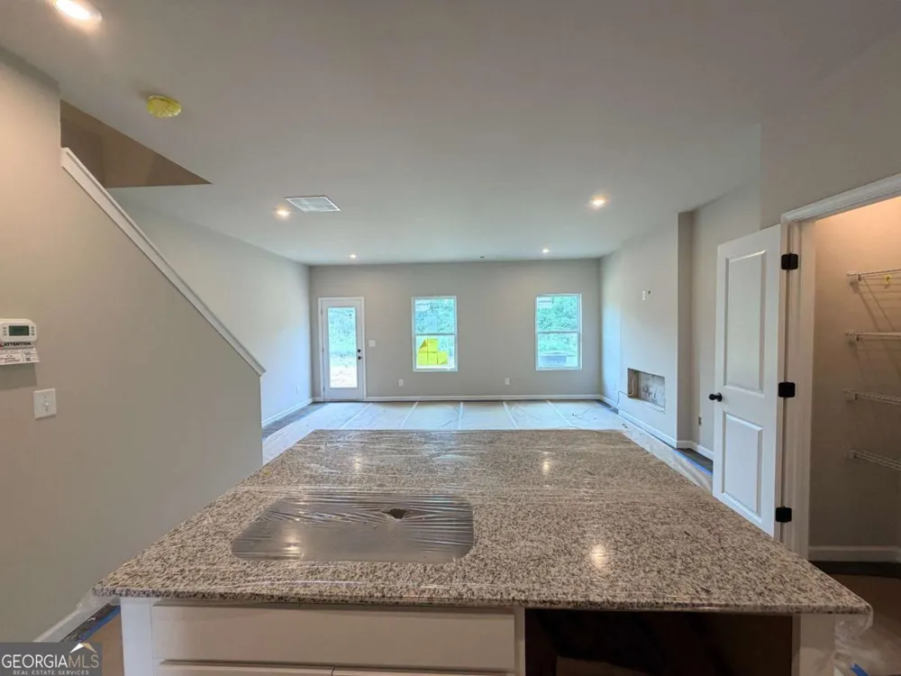 327 Rolling Green RD Adairsville, GA 30103
