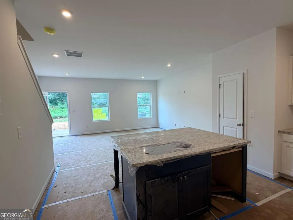 325 Rolling Green RD Adairsville, GA 30103