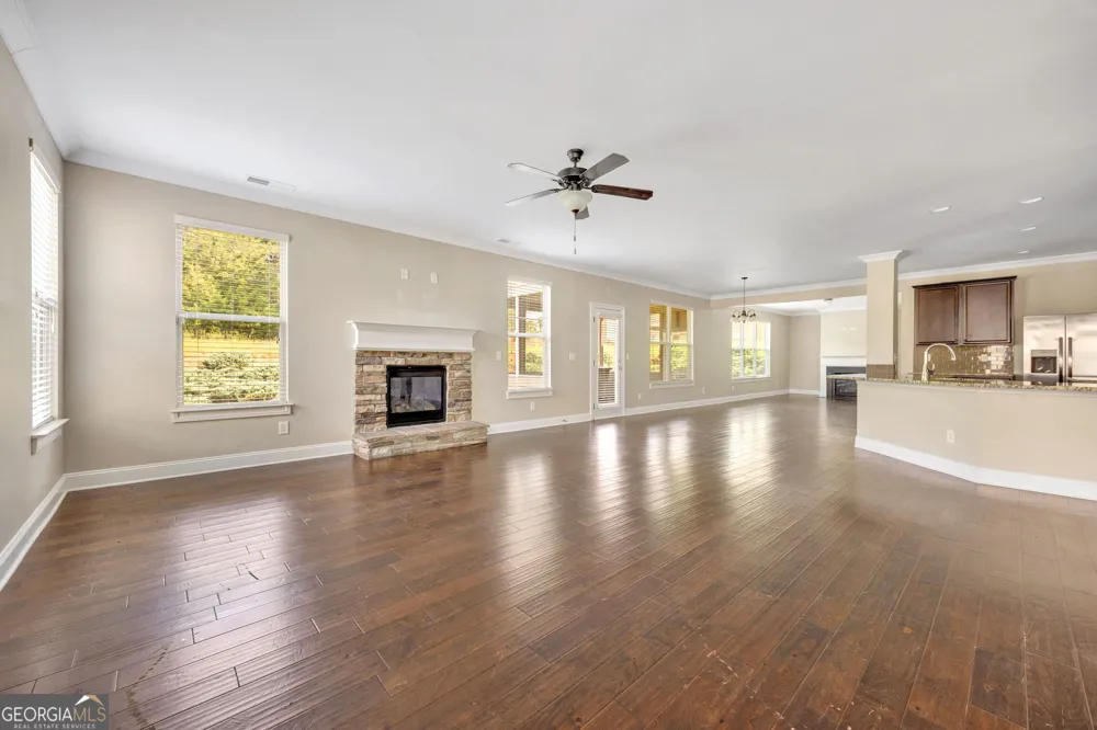 910 Southfork DR Loganville, GA 30052