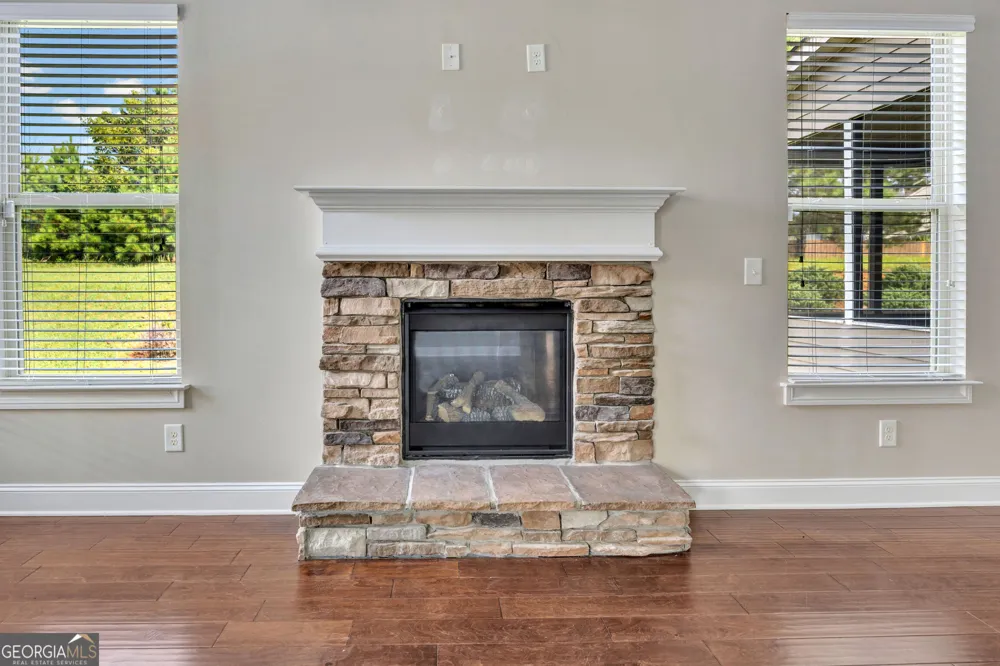 910 Southfork DR Loganville, GA 30052