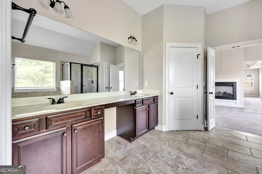 910 Southfork DR Loganville, GA 30052