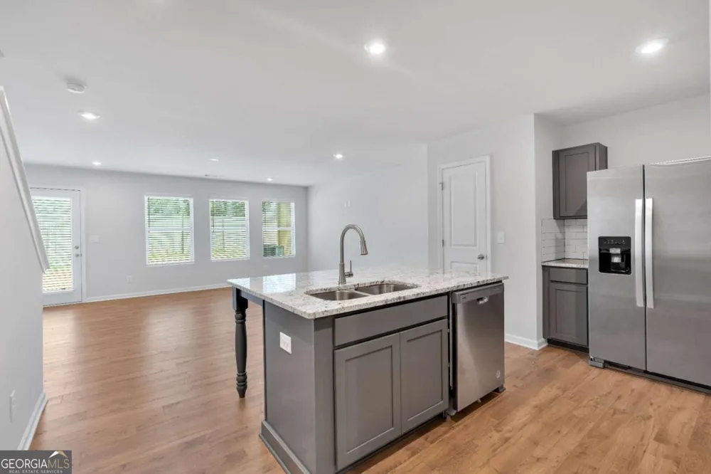 105 Village Green DR Adairsville, GA 30103