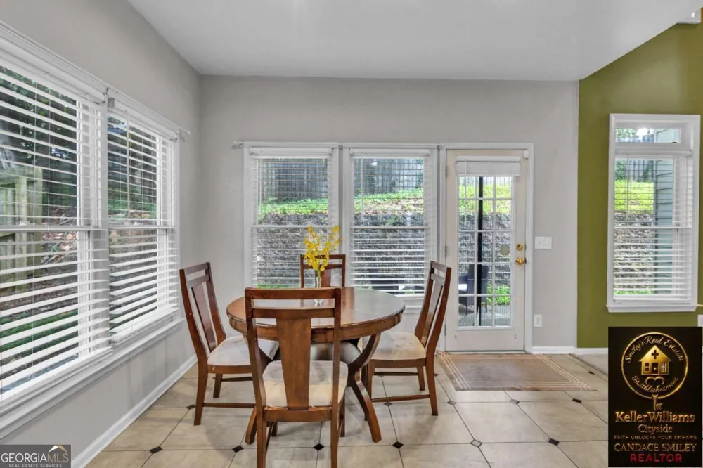 256 Ennisbrook DR SE Smyrna, GA 30082