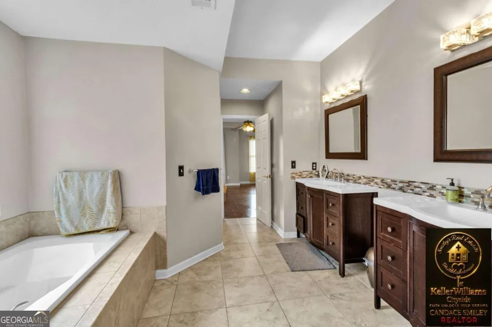 256 Ennisbrook DR SE Smyrna, GA 30082