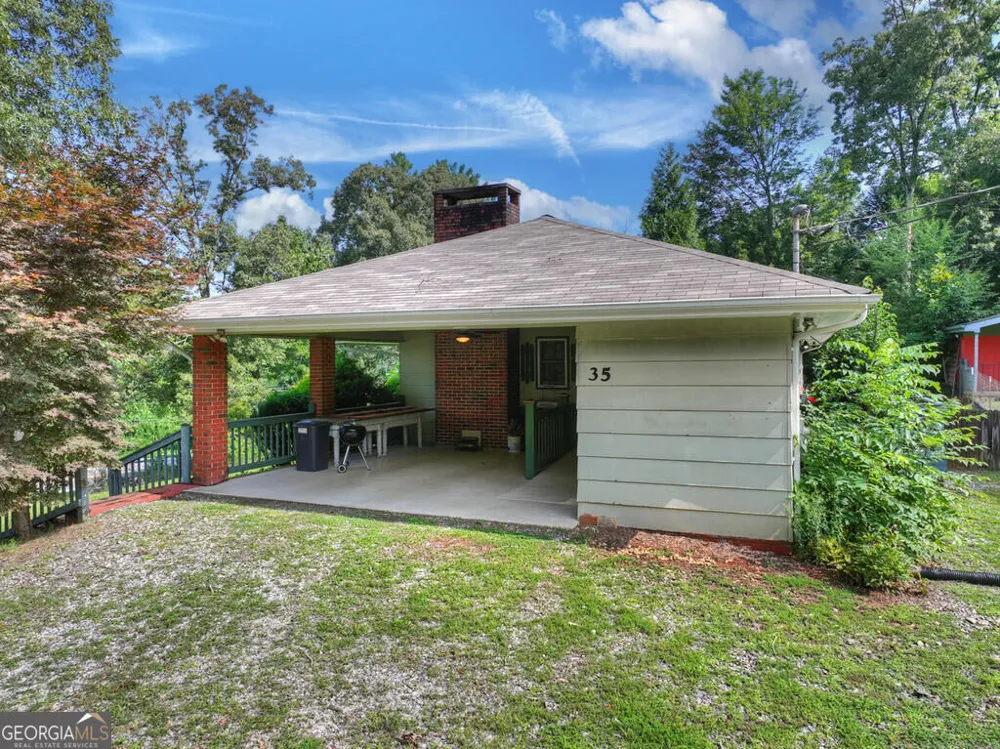 35 E Thomas RD Blue Ridge, GA 30513