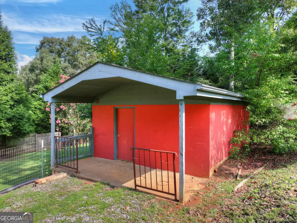 35 E Thomas RD Blue Ridge, GA 30513