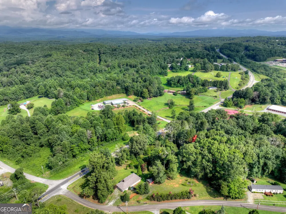 35 E Thomas RD Blue Ridge, GA 30513
