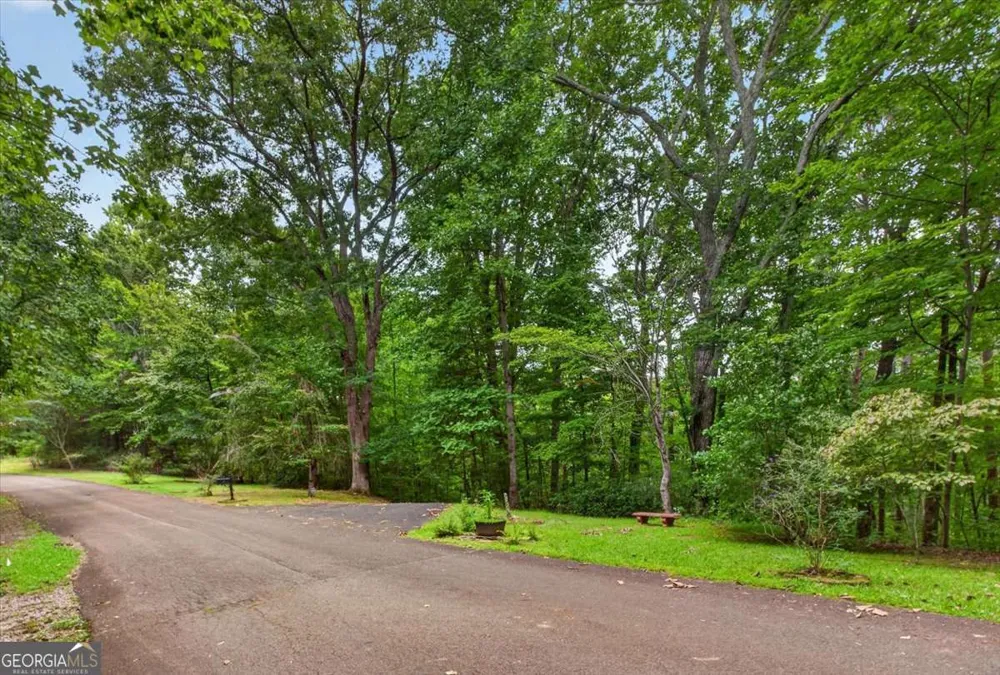 654 Oaklands DR Talking Rock, GA 30175