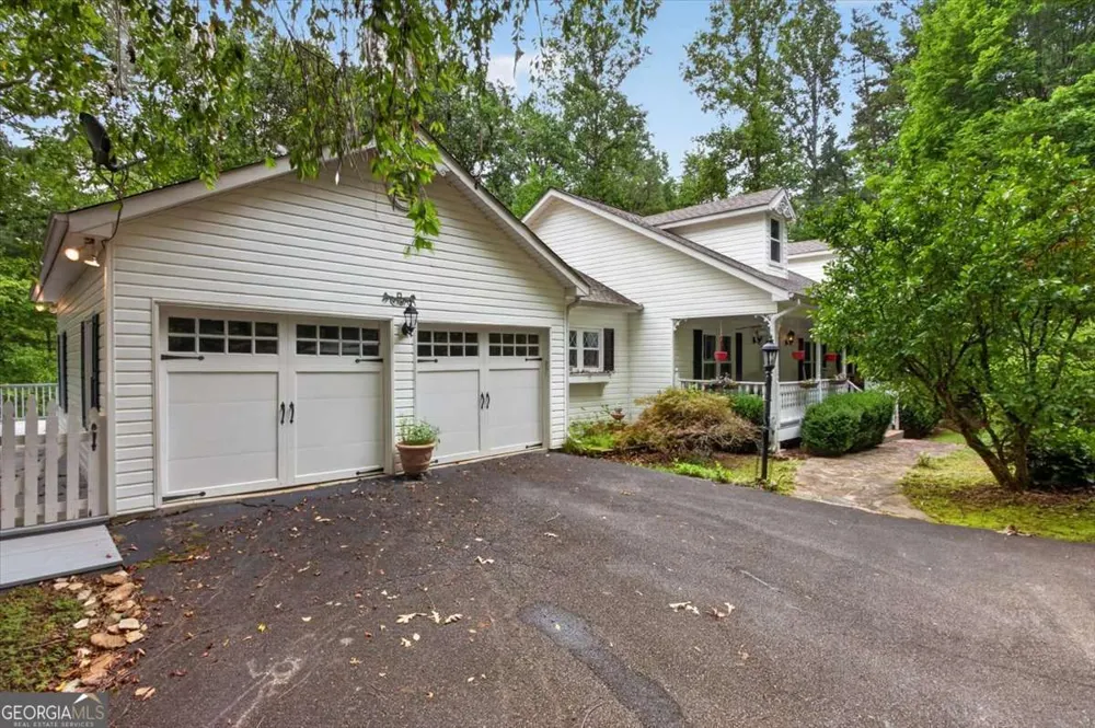 654 Oaklands DR Talking Rock, GA 30175