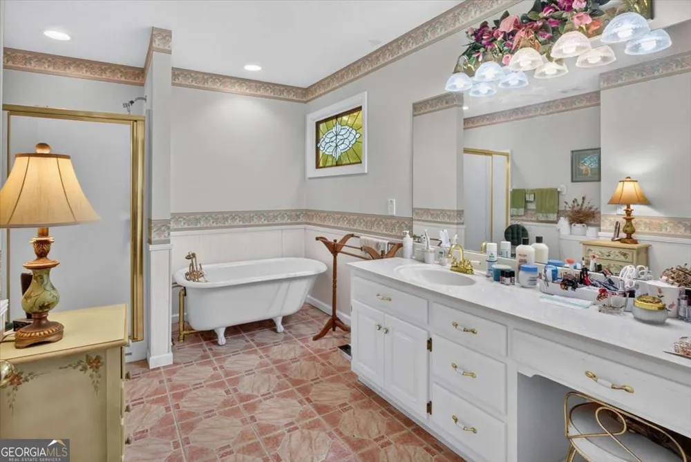 654 Oaklands DR Talking Rock, GA 30175
