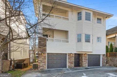 567 Winton TER NE