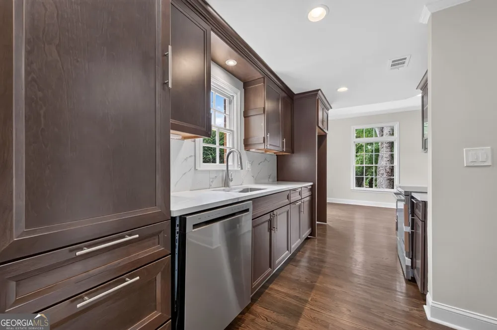 420 Jefferson CIR Sandy Springs, GA 30328