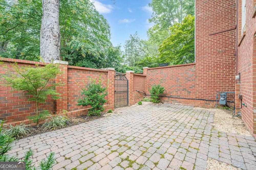 420 Jefferson CIR Sandy Springs, GA 30328