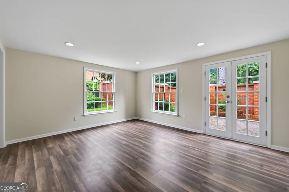 420 Jefferson CIR Sandy Springs, GA 30328