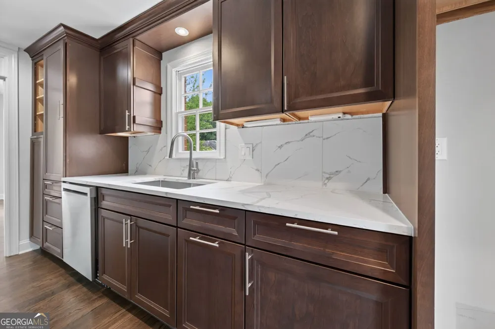 420 Jefferson CIR Sandy Springs, GA 30328