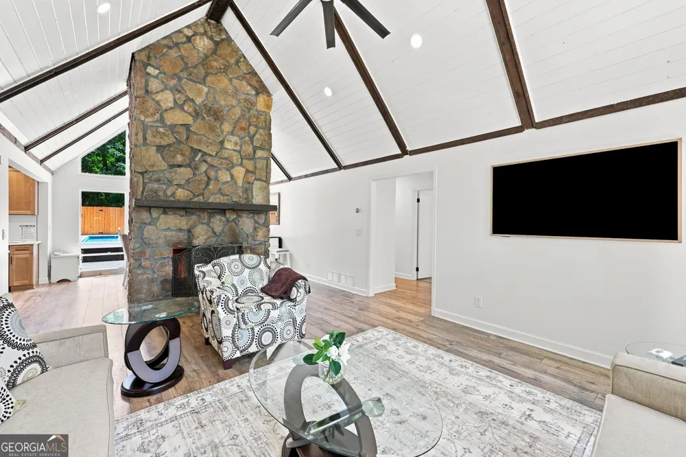 4225 Twin Rivers DR Gainesville, GA 30504