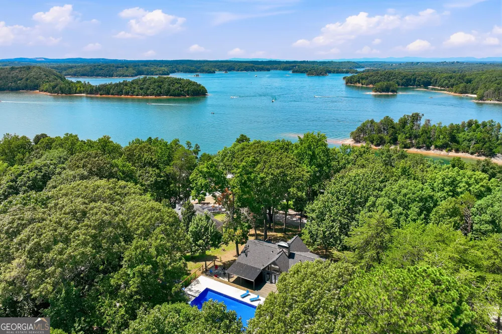 4225 Twin Rivers DR Gainesville, GA 30504