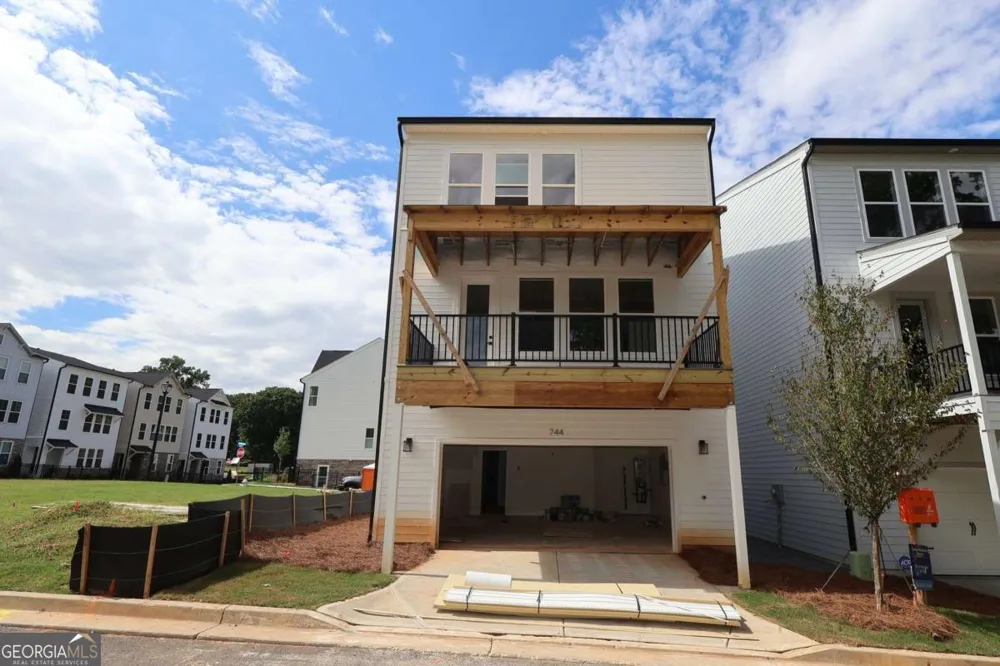744 Auguste AVE Scottdale, GA 30079