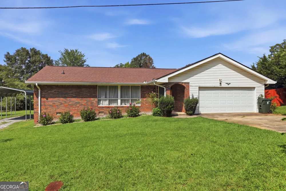 42 Charles ST Toccoa, GA 30577