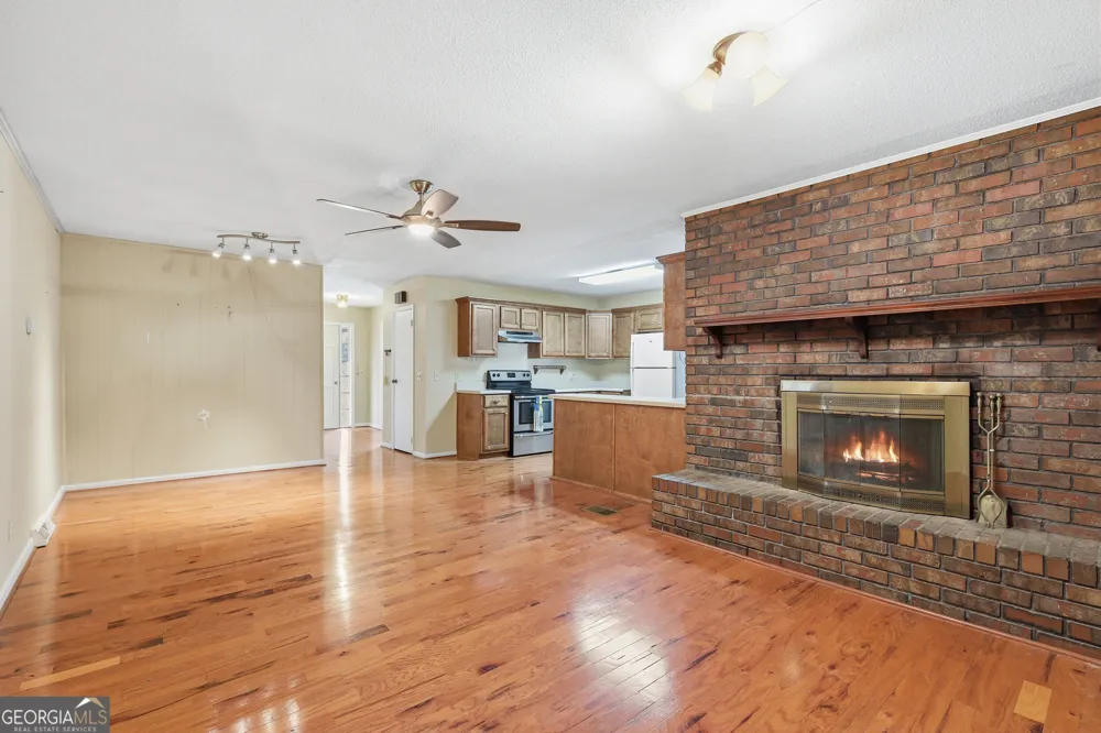 42 Charles ST Toccoa, GA 30577