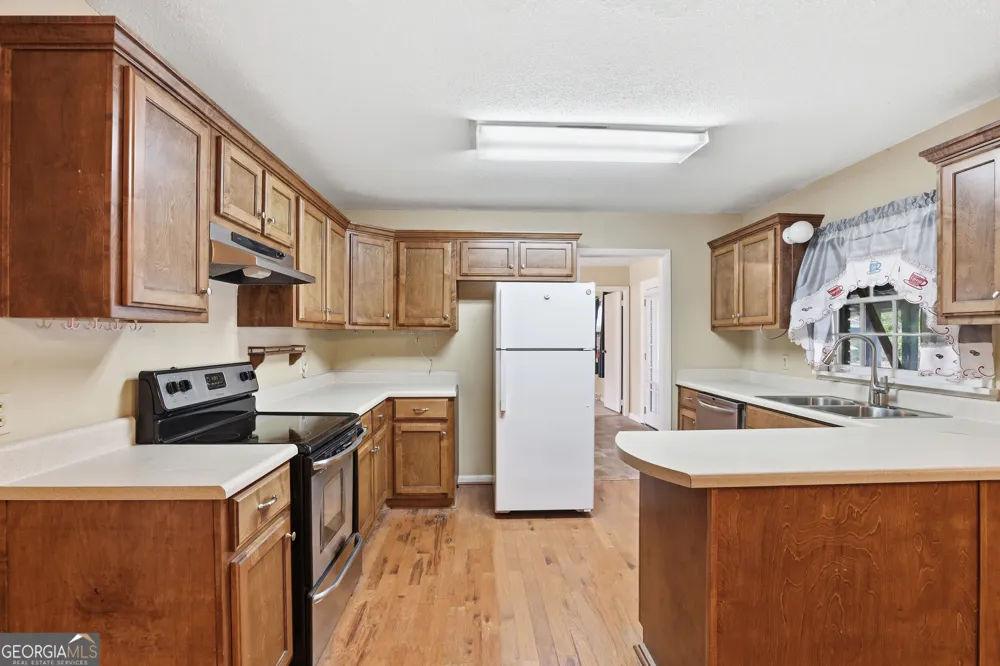 42 Charles ST Toccoa, GA 30577
