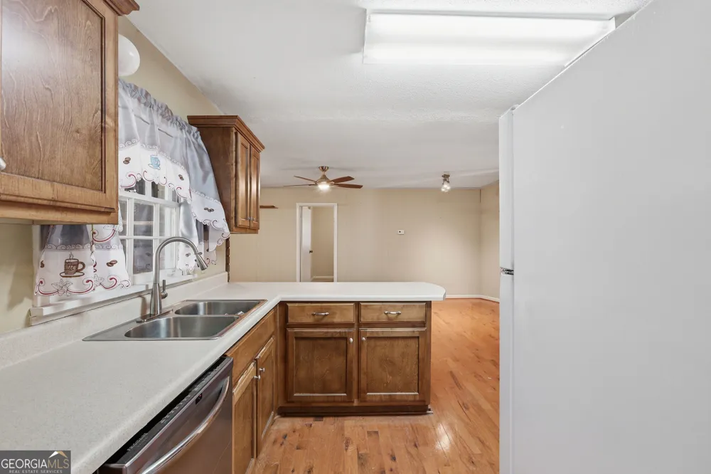 42 Charles ST Toccoa, GA 30577