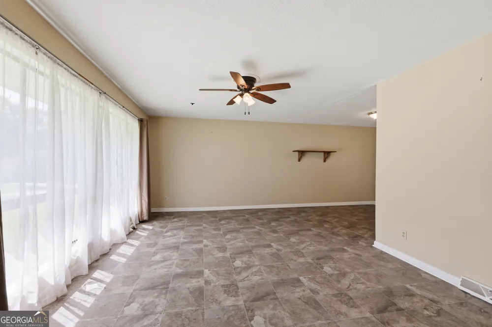 42 Charles ST Toccoa, GA 30577