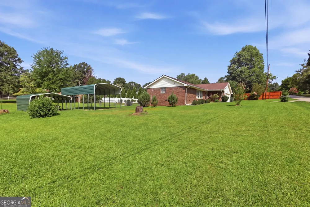 42 Charles ST Toccoa, GA 30577