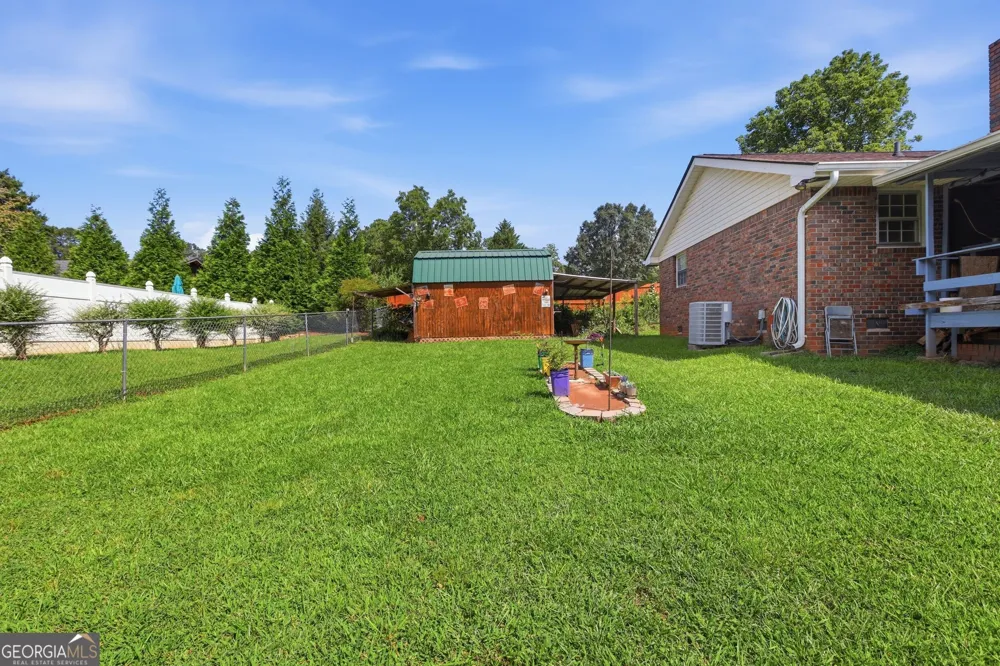 42 Charles ST Toccoa, GA 30577