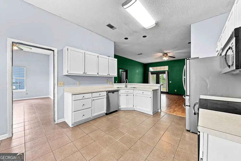 100 Pleasant Breeze WAY Kingsland, GA 31548