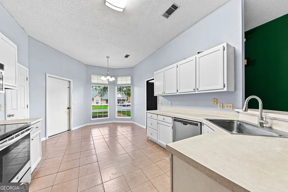 100 Pleasant Breeze WAY Kingsland, GA 31548