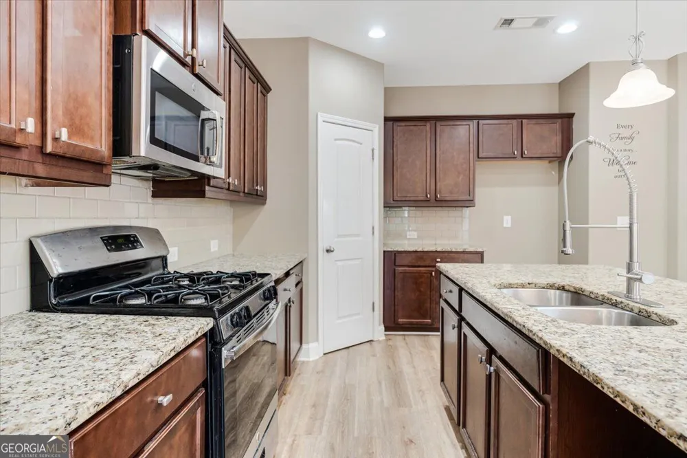 250 Jackson AVE Braselton, GA 30517