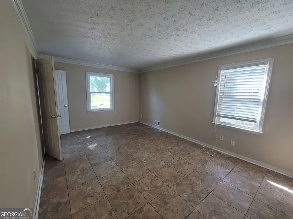 538 Cole DR SW Lilburn, GA 30047