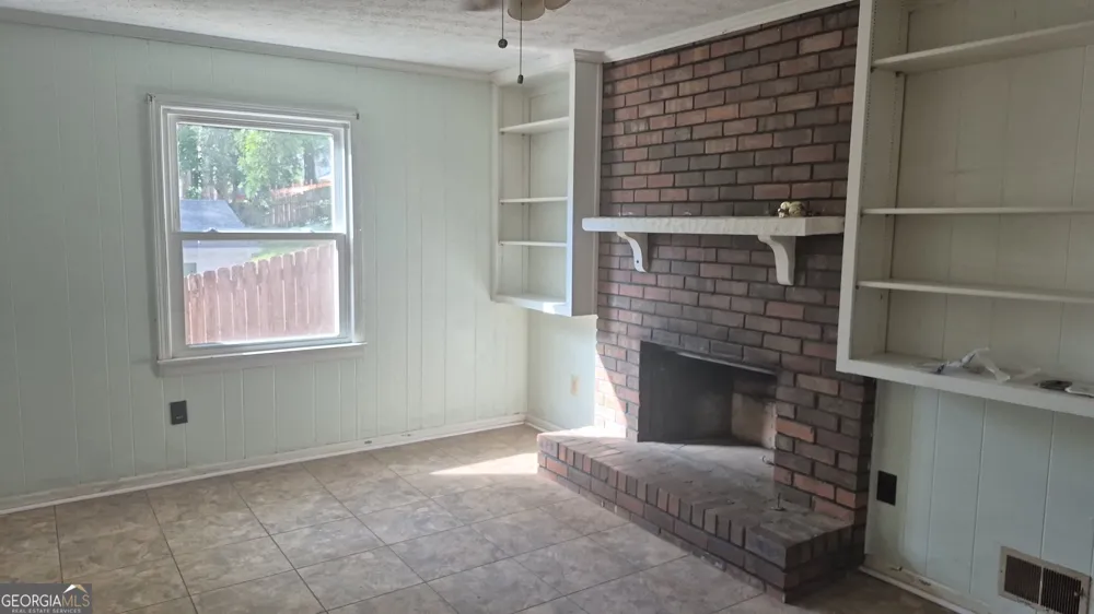 538 Cole DR SW Lilburn, GA 30047