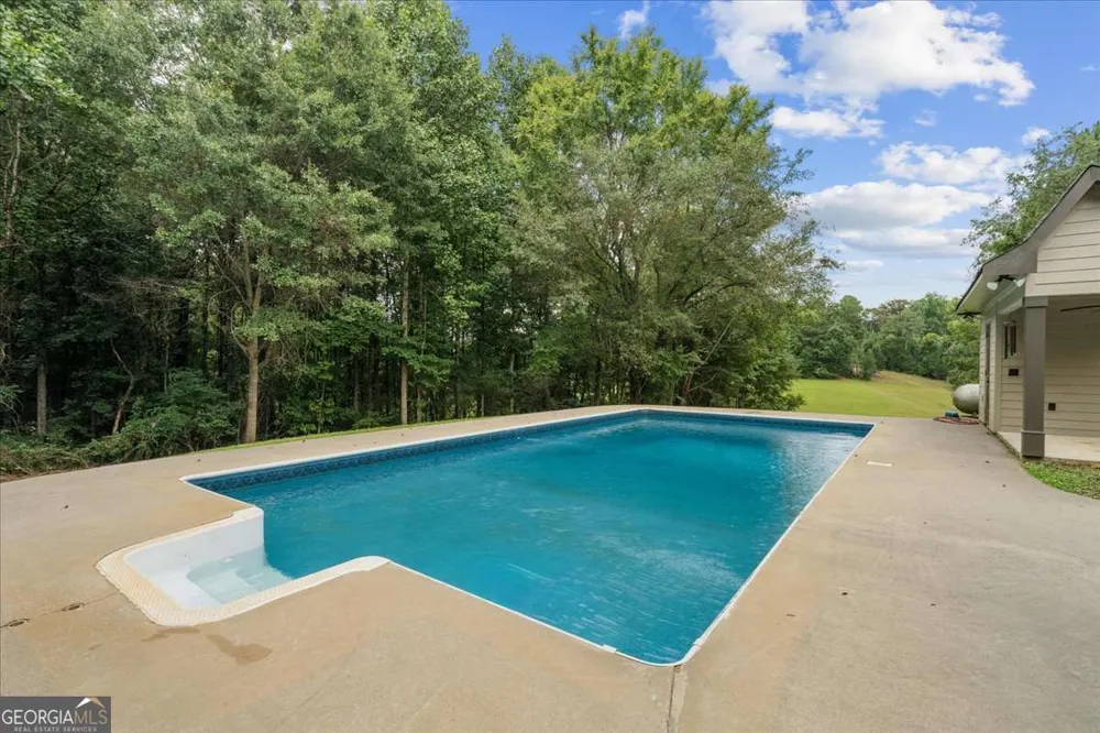 1358 Reeves Station RD SW Calhoun, GA 30701